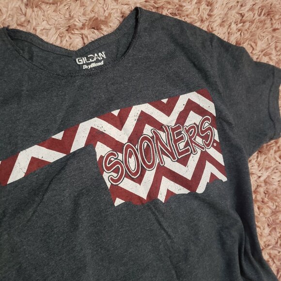 OU Chevron Print T-Shirt Size S - Picture 2 of 7